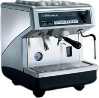 Nuova Simonelli Kahve Makinası:Nuova Simonelli espresso makineleri tek gruplu kahve makinalarından Appia 1 Gr V modeli bu tek gruplu espresso kahve makinasının imalatı markası dünyaca ünlü italyan malı Nuova Simonelli kahve makinaları fabrikası imalatı o